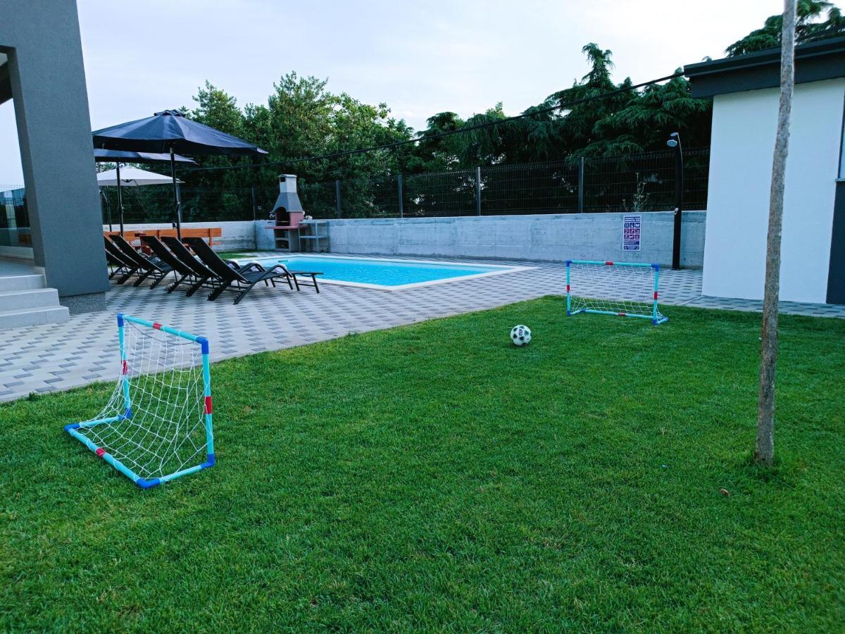 Villa Nikolina - Luxury Villa With 5 Bedrooms And Swimming Pool Vodnjan Luaran gambar