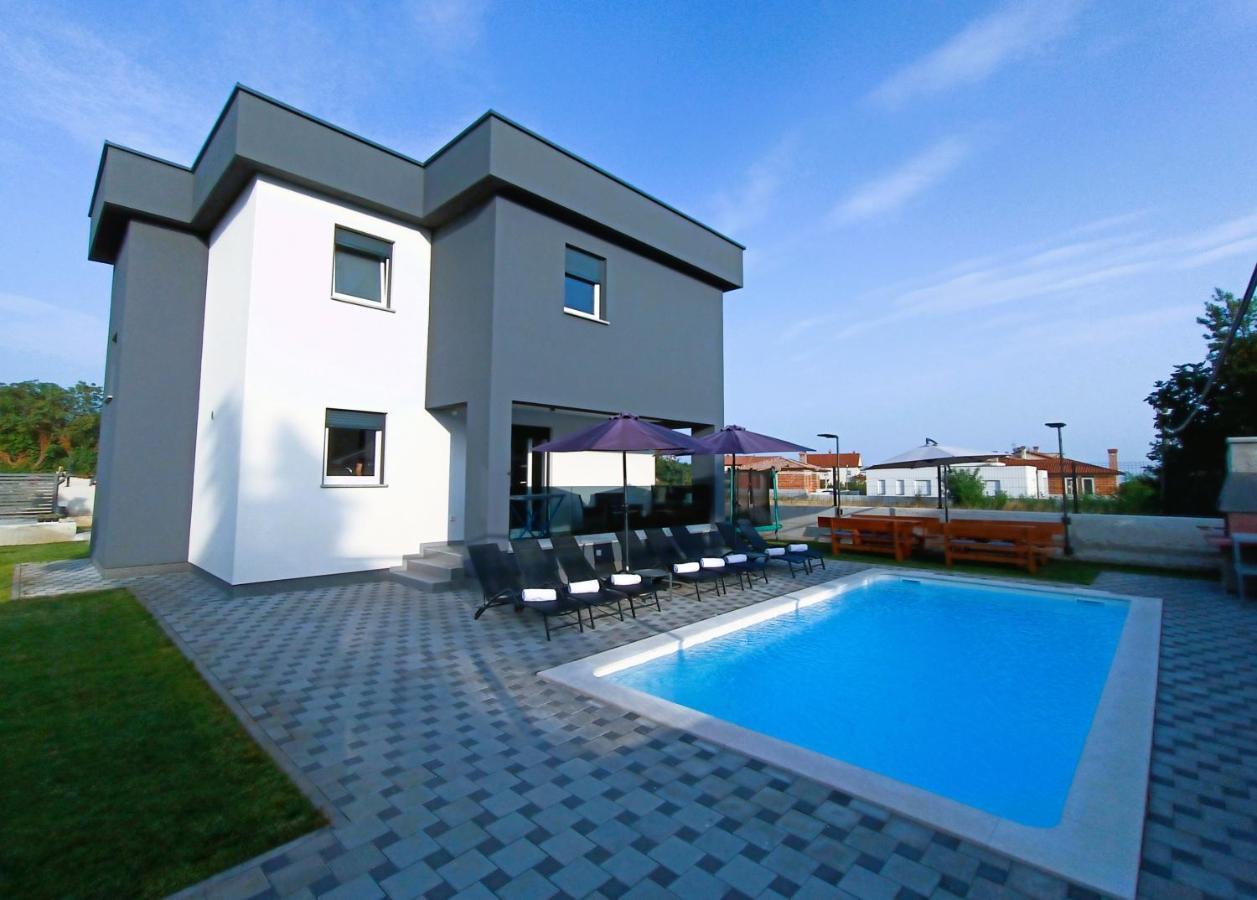 Villa Nikolina - Luxury Villa With 5 Bedrooms And Swimming Pool Vodnjan Luaran gambar