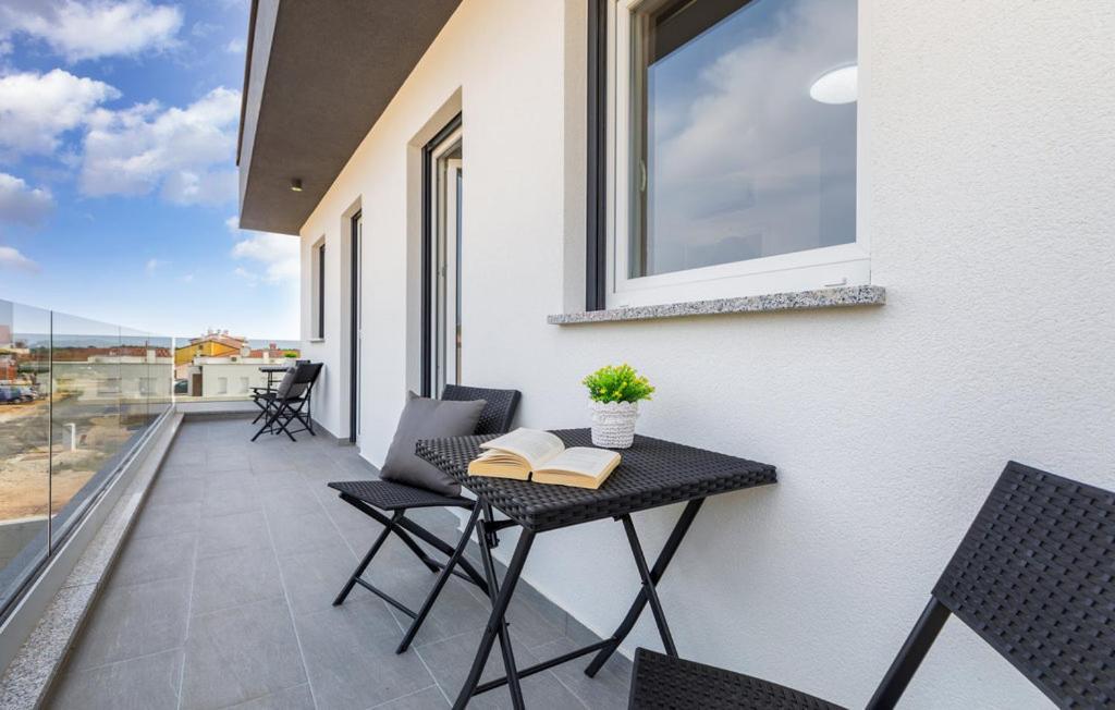 Villa Nikolina - Luxury Villa With 5 Bedrooms And Swimming Pool Vodnjan Luaran gambar